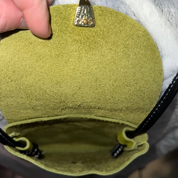 👜 Green CHIC Pebble Leather Designer Bag Snakehead Snap Closure. - Picture 12 of 15